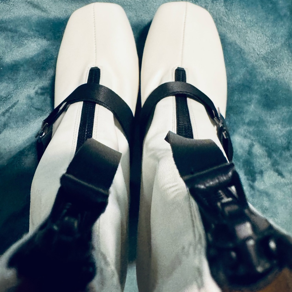 London Fog Chic White and Black Heeled Boots with Ankle Strap - Picture 7 of 12